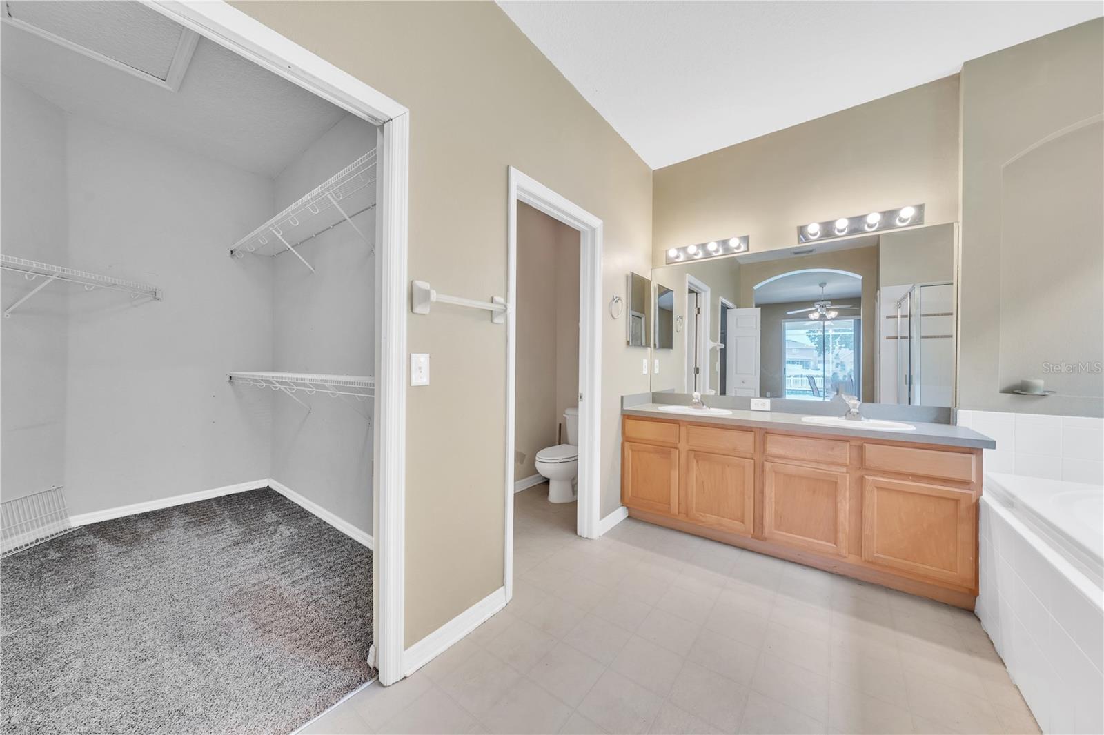 8304 MOCCASIN TRAIL DR