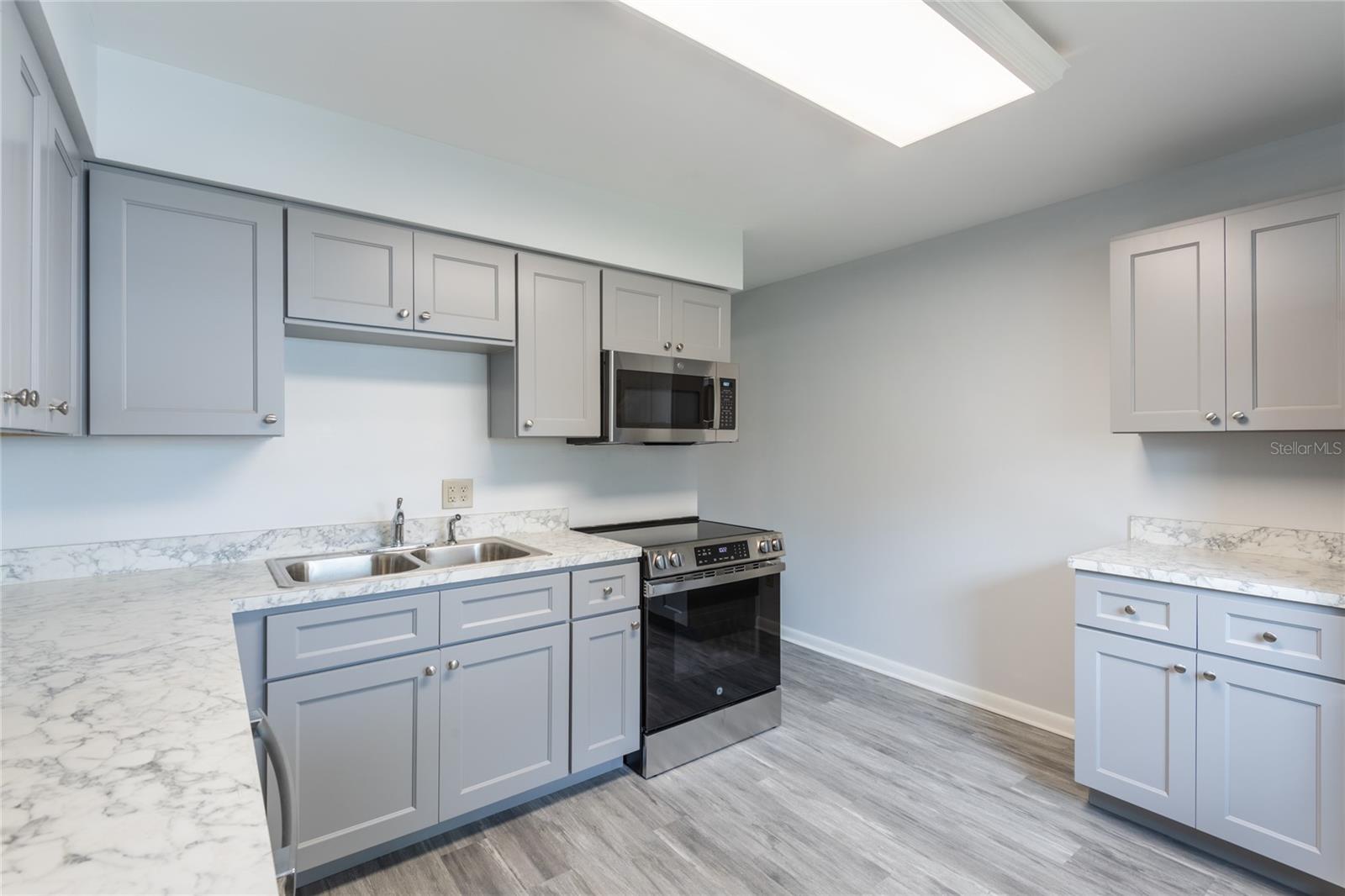 3202 W DE LEON ST #B