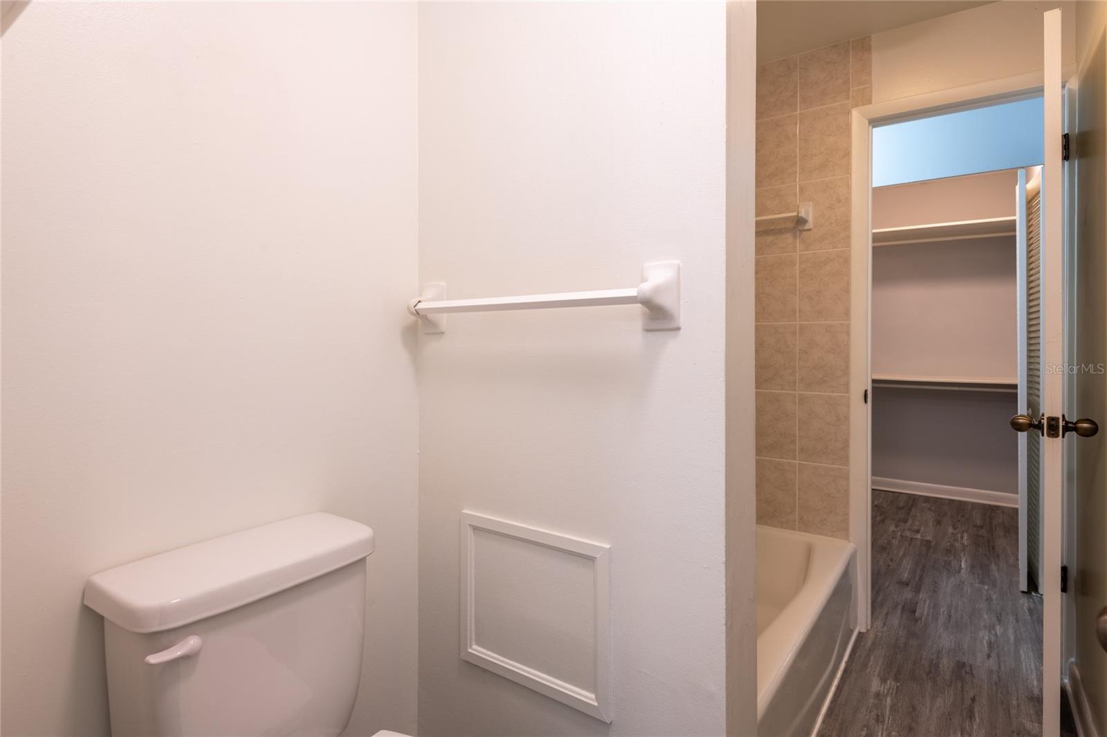 3202 W DE LEON ST #B