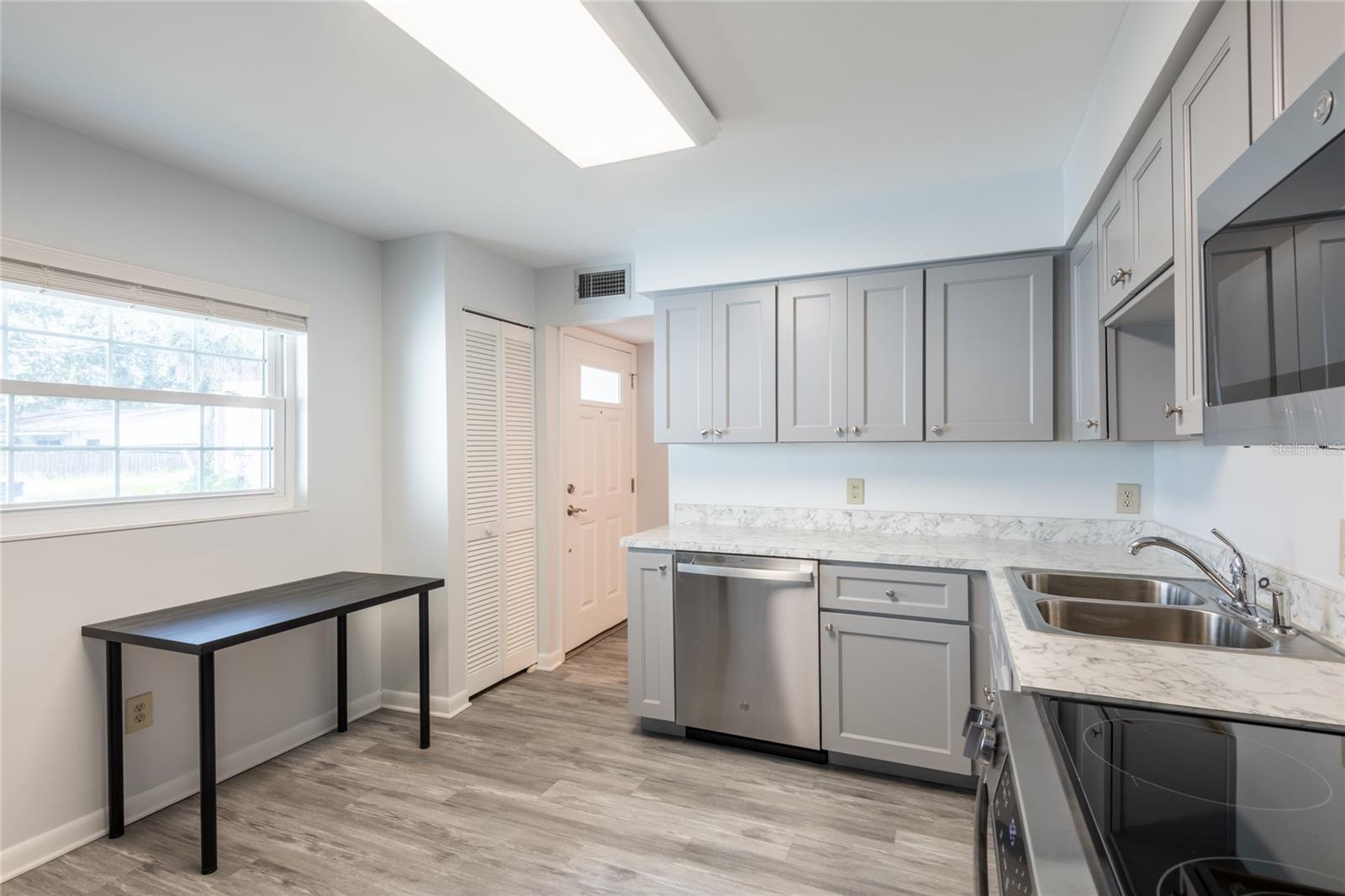 3202 W DE LEON ST #B