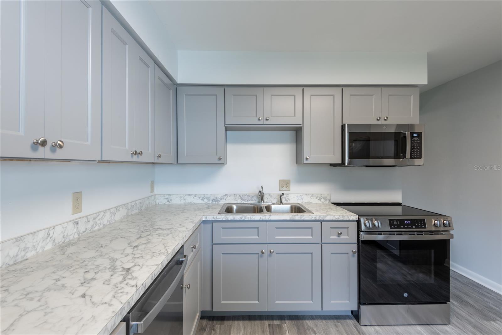 3202 W DE LEON ST #B