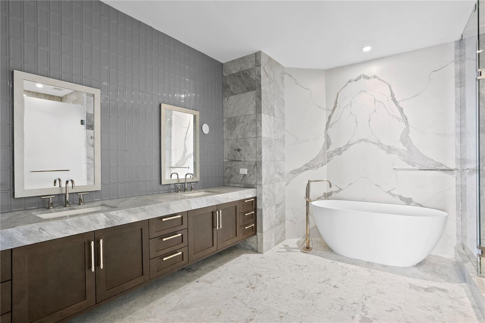 2912 W SANTIAGO ST #1903