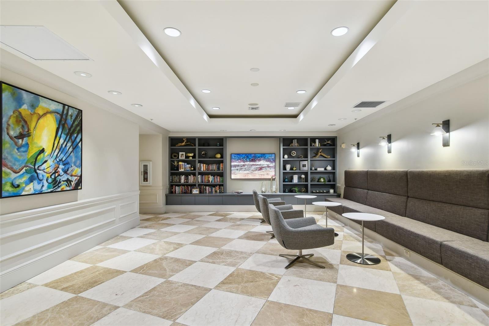 450 KNIGHTS RUN AVE #705