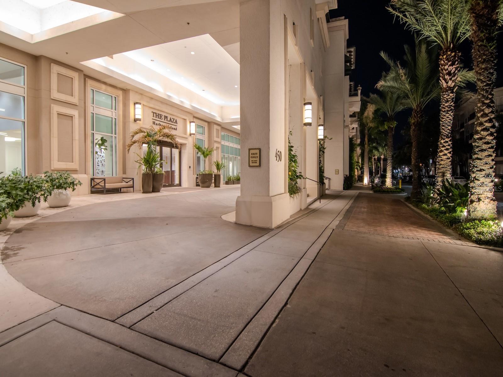 450 KNIGHTS RUN AVE #705