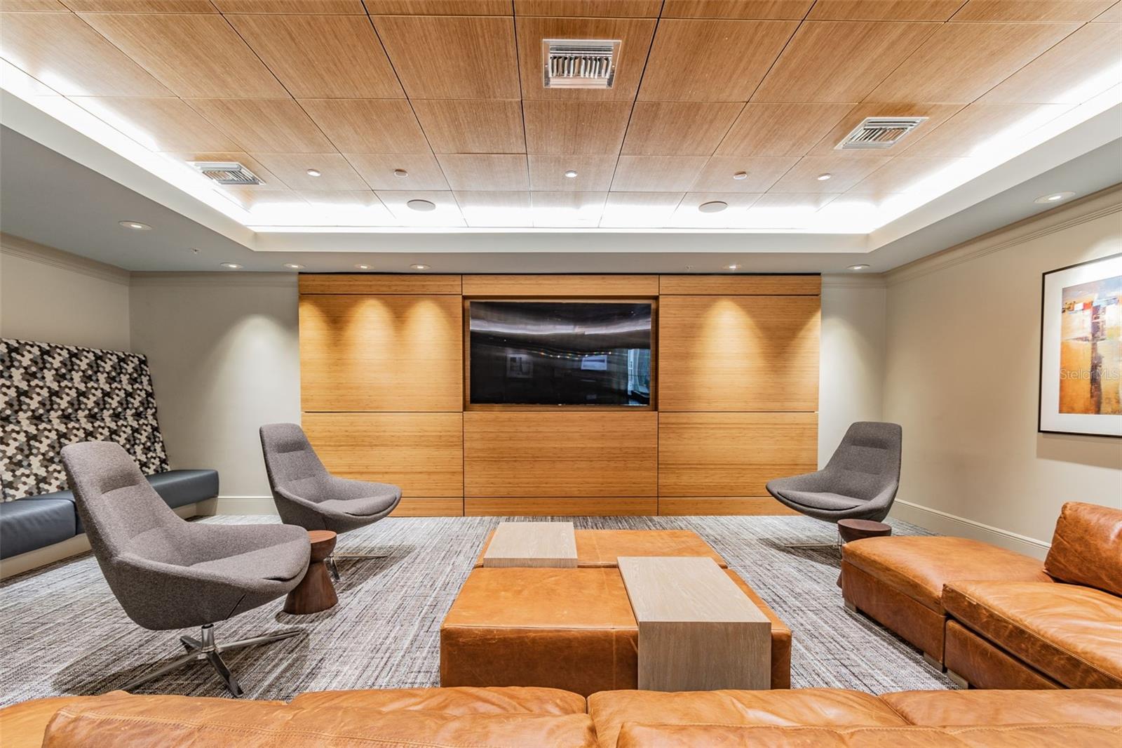 450 KNIGHTS RUN AVE #705