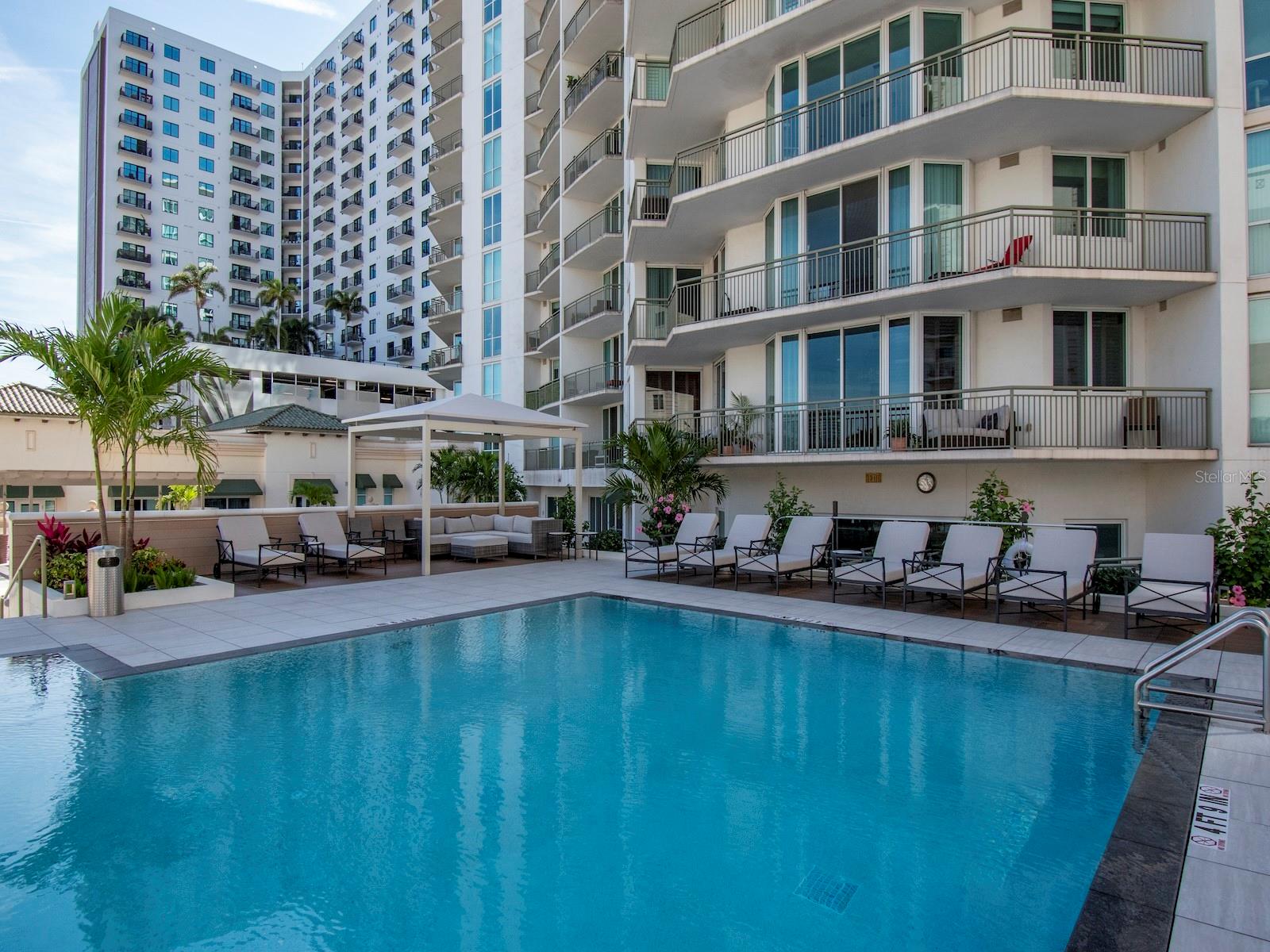 450 KNIGHTS RUN AVE #705