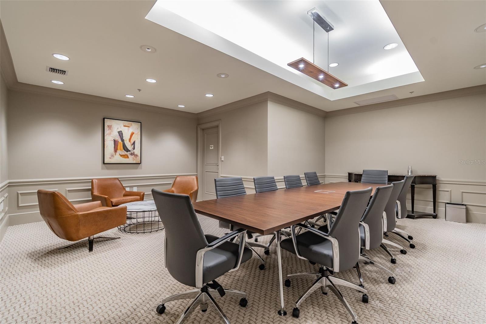 450 KNIGHTS RUN AVE #705