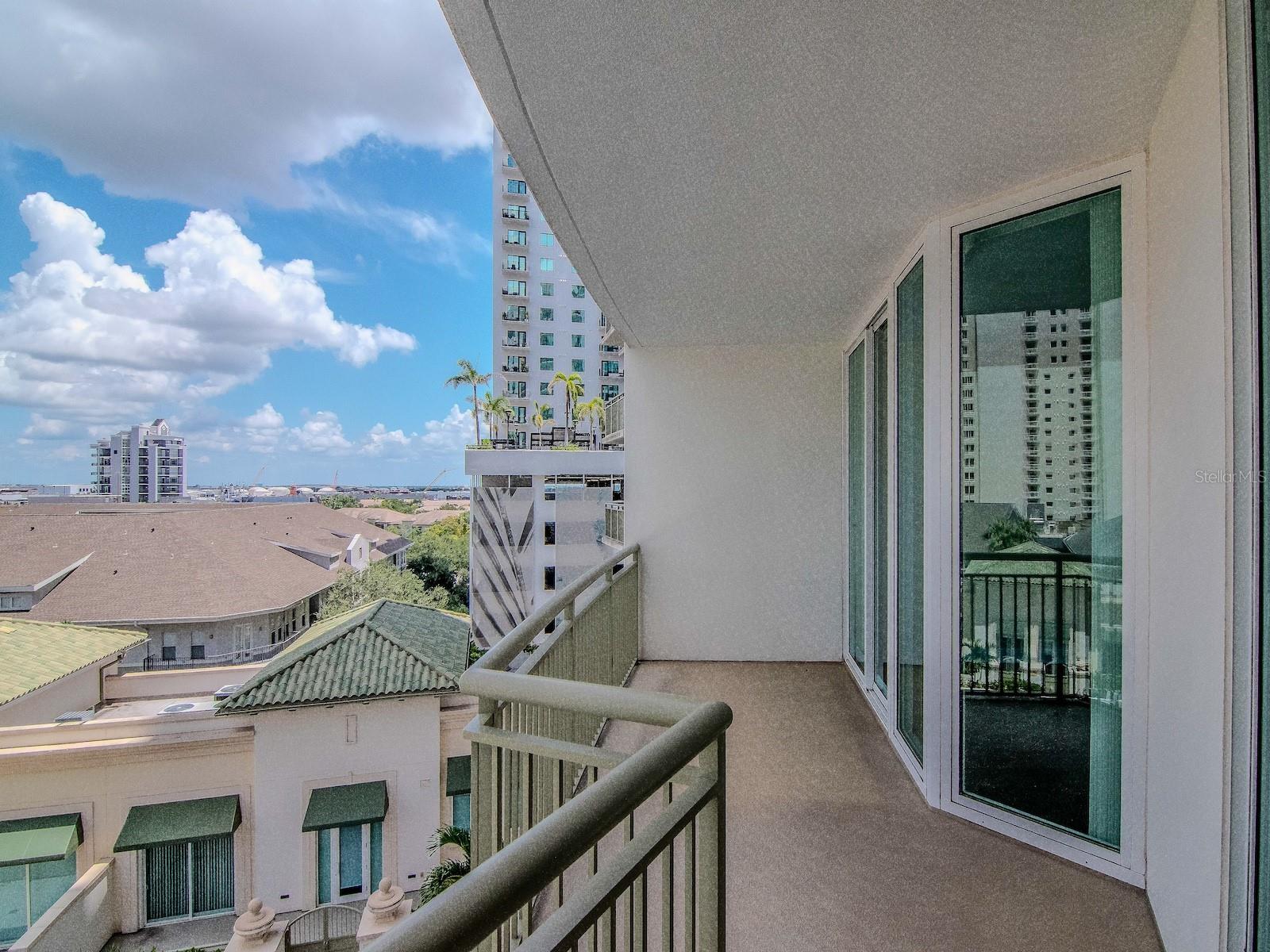 450 KNIGHTS RUN AVE #705