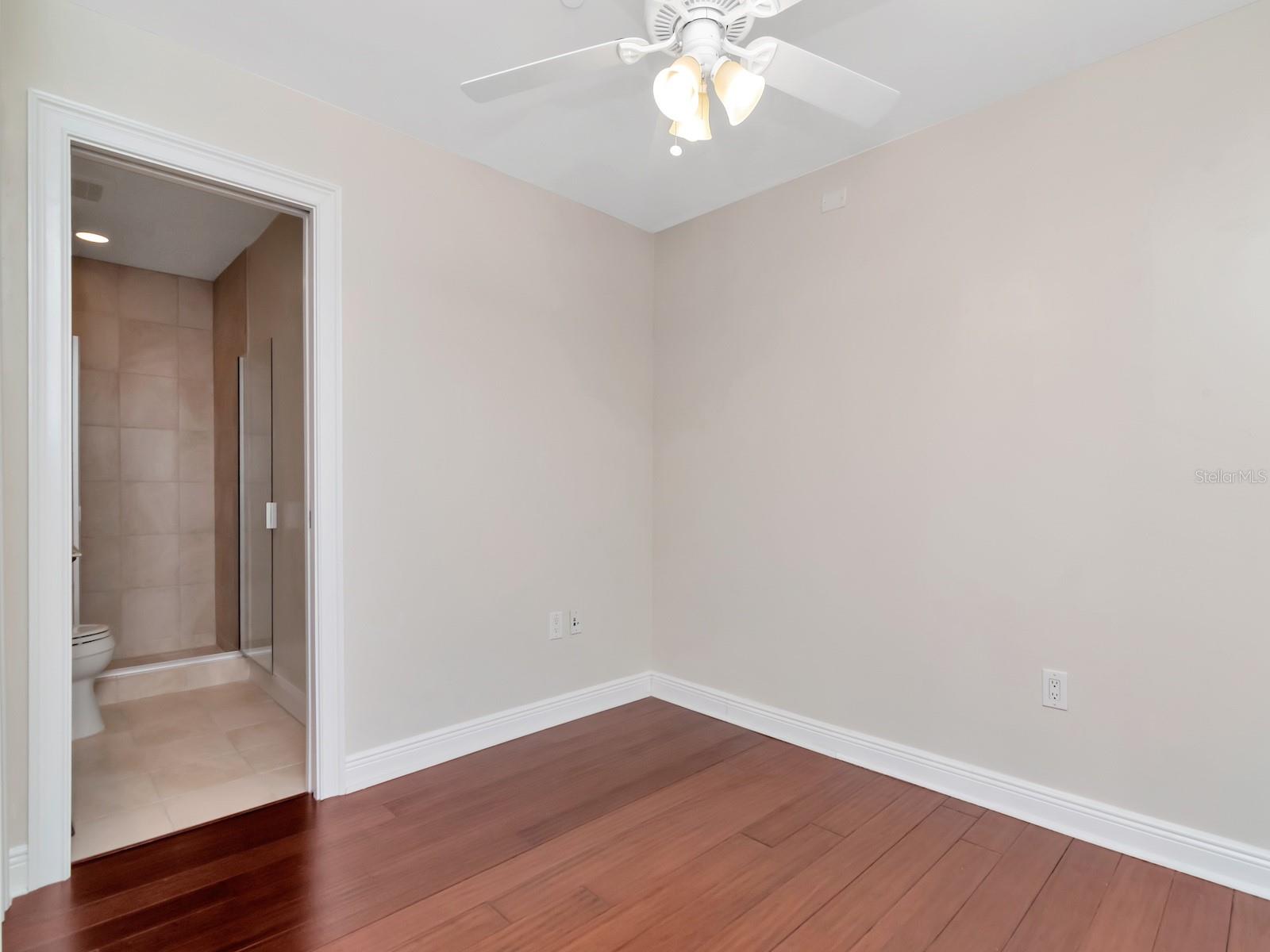 450 KNIGHTS RUN AVE #705