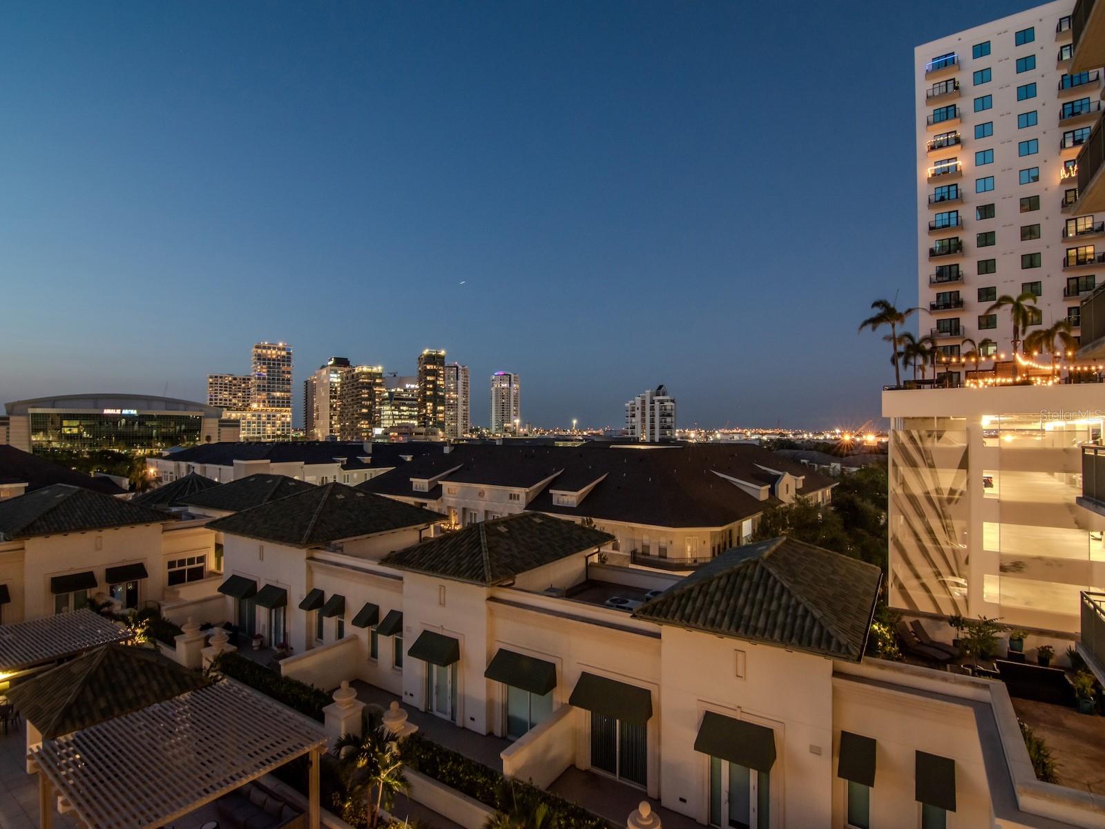 450 KNIGHTS RUN AVE #705