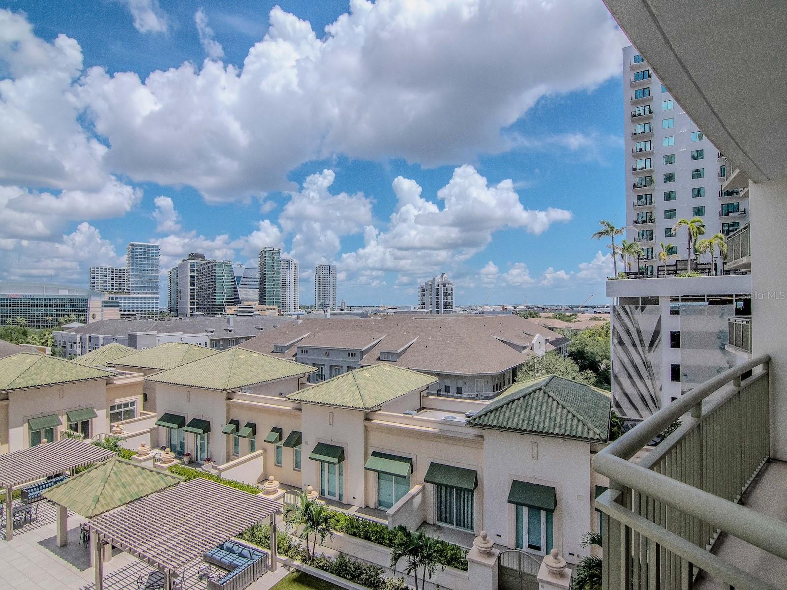 450 KNIGHTS RUN AVE #705