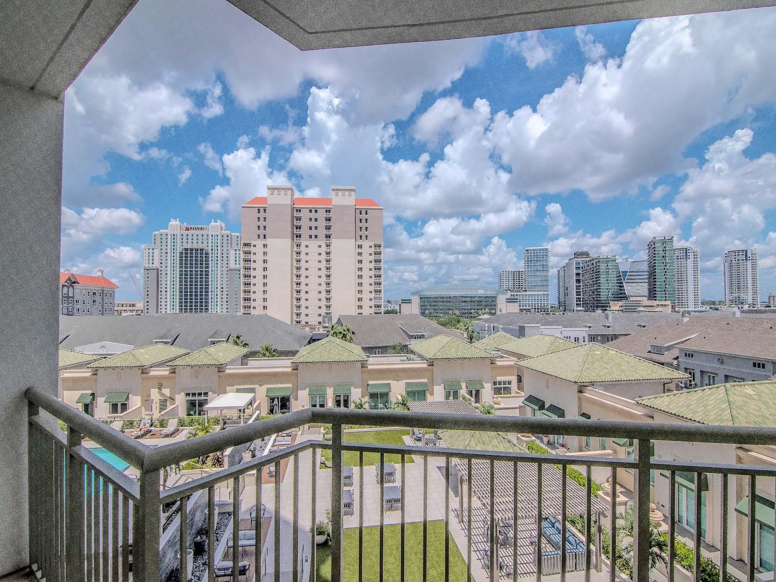 450 KNIGHTS RUN AVE #705