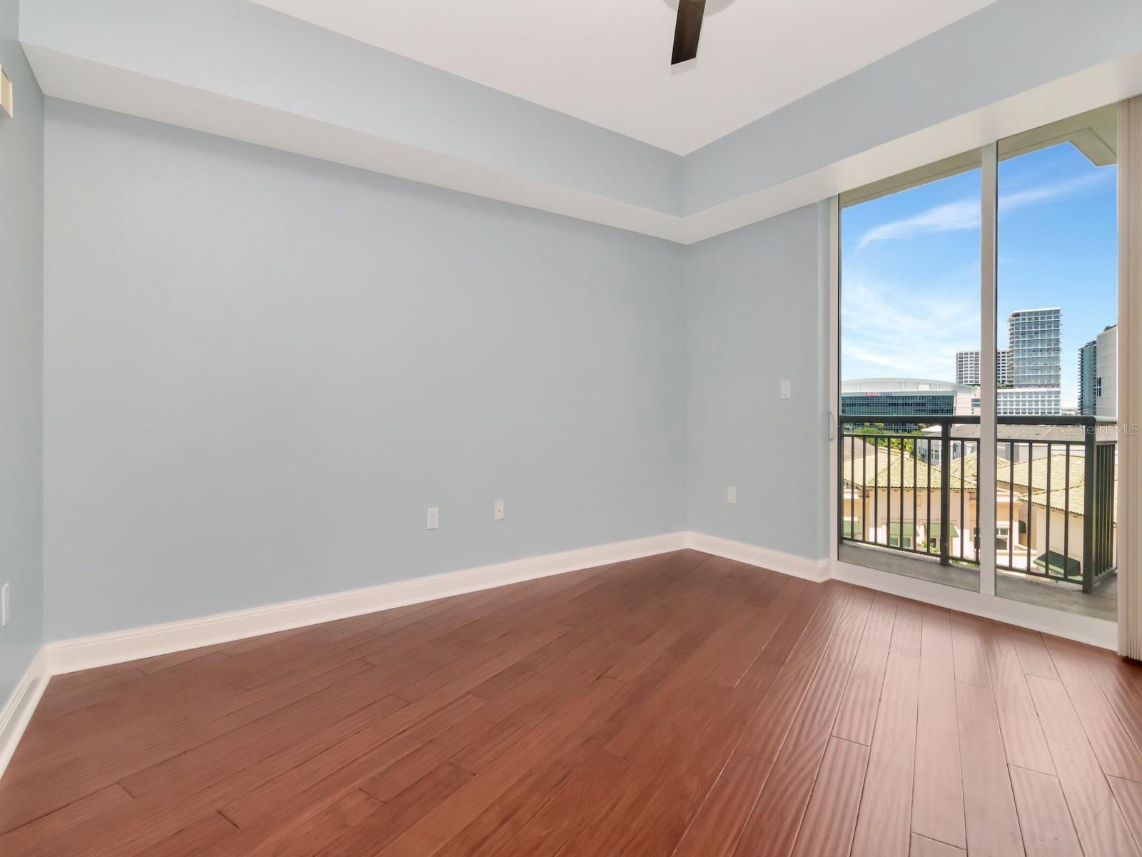 450 KNIGHTS RUN AVE #705