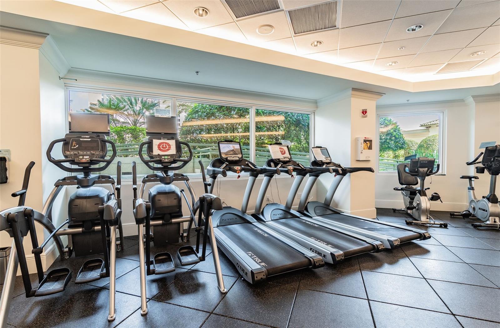 450 KNIGHTS RUN AVE #705