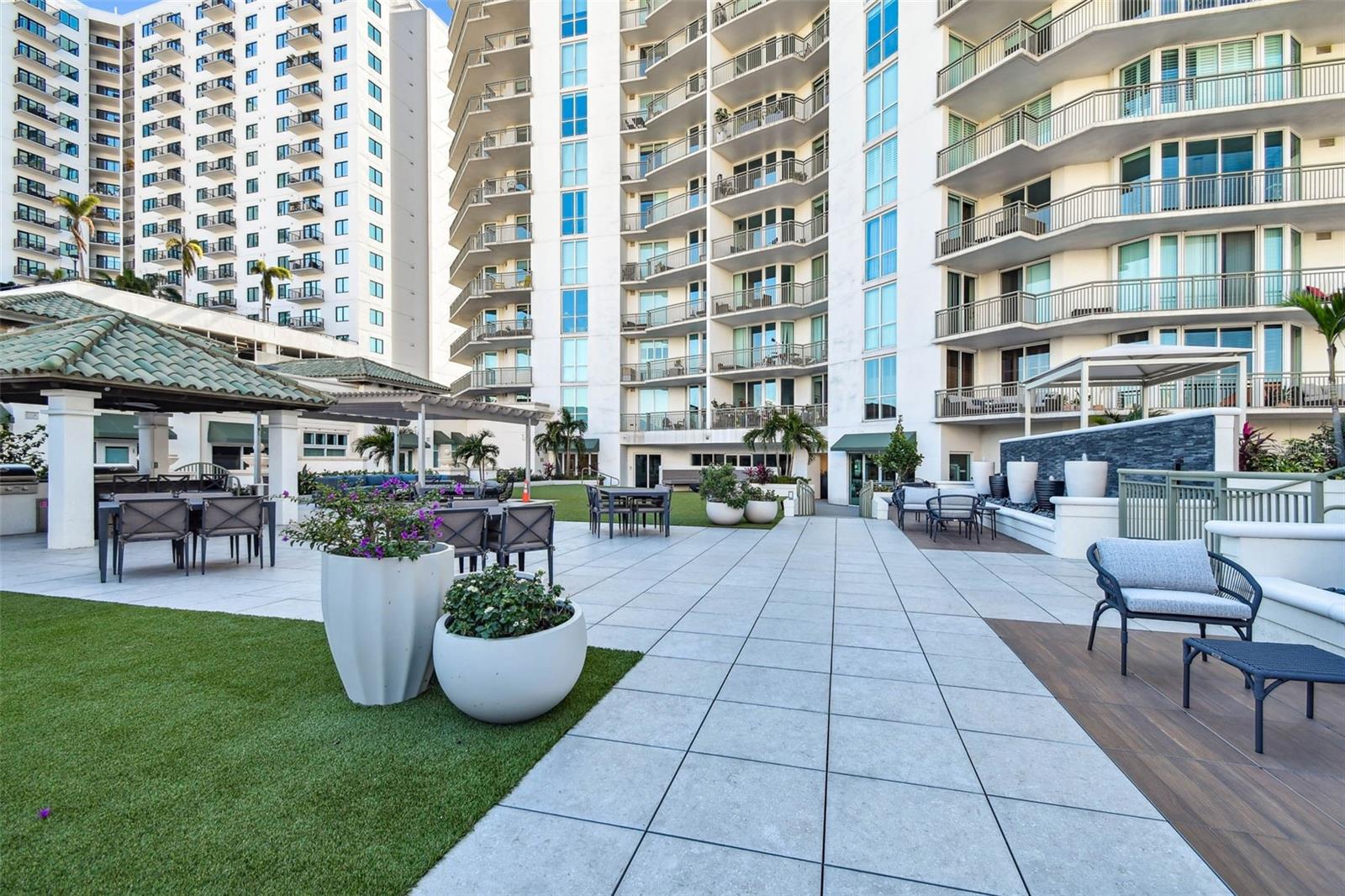 450 KNIGHTS RUN AVE #705