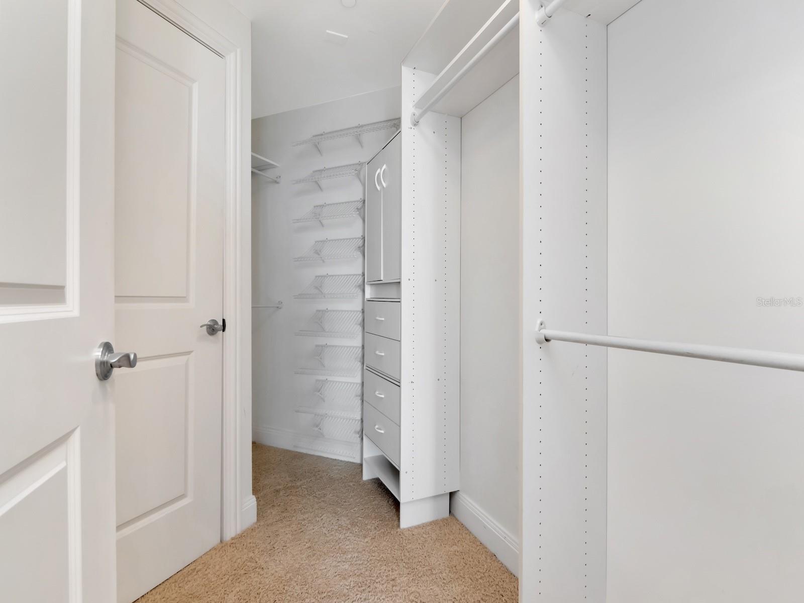 450 KNIGHTS RUN AVE #705