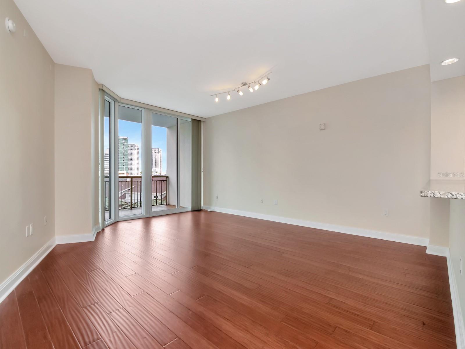 450 KNIGHTS RUN AVE #705