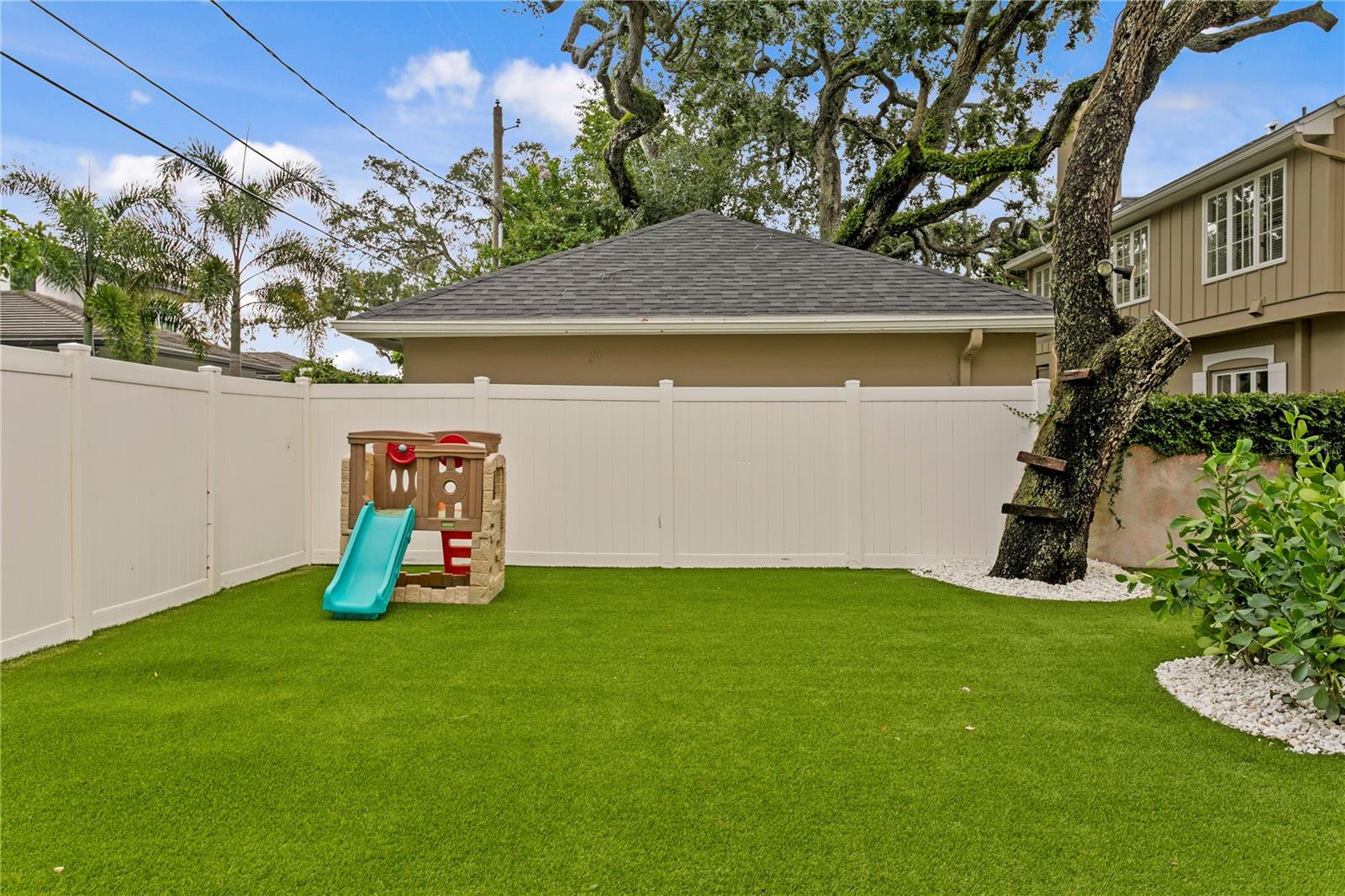 2915 W BAYSHORE CT #1/2