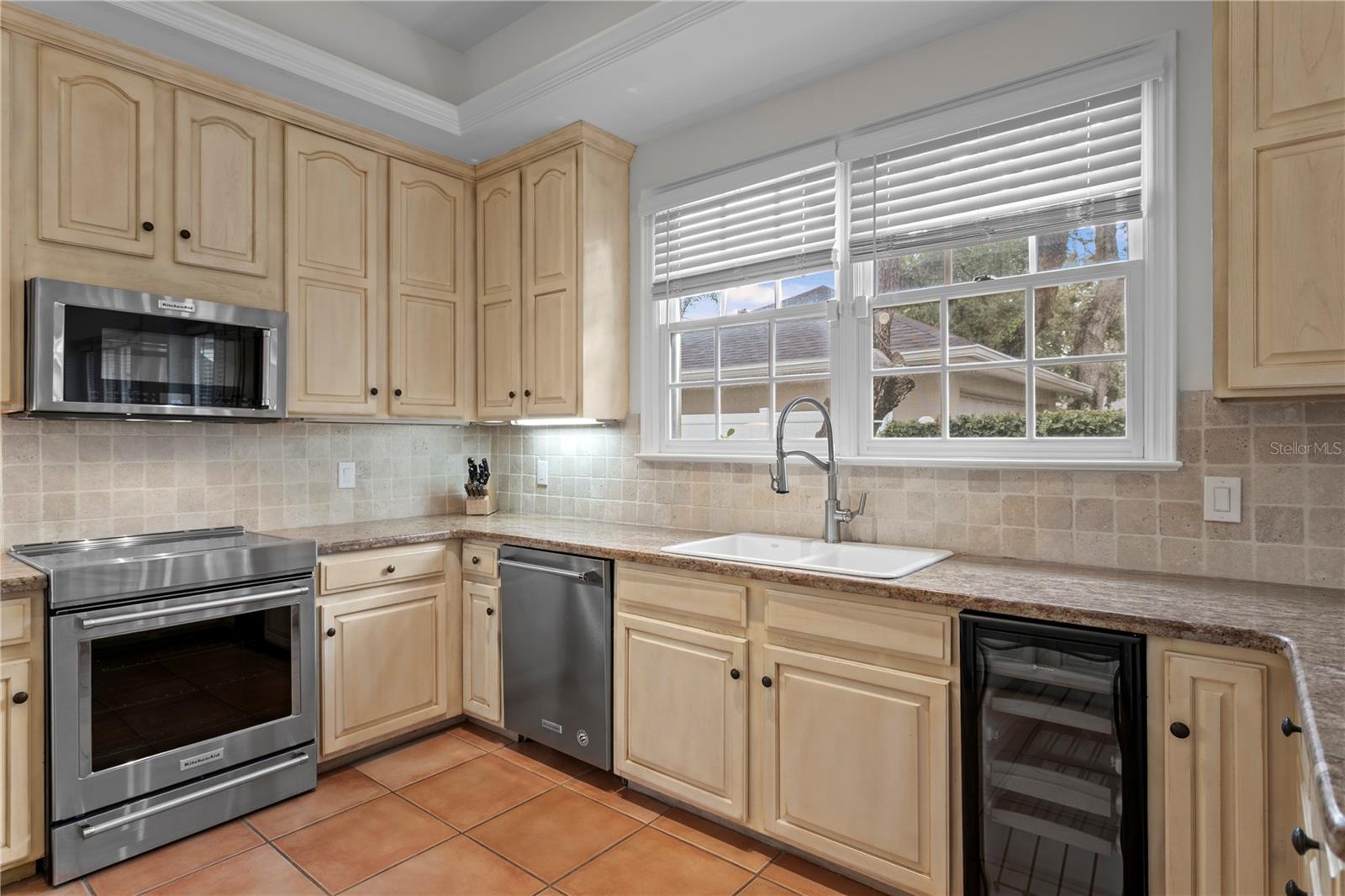 2915 W BAYSHORE CT #1/2