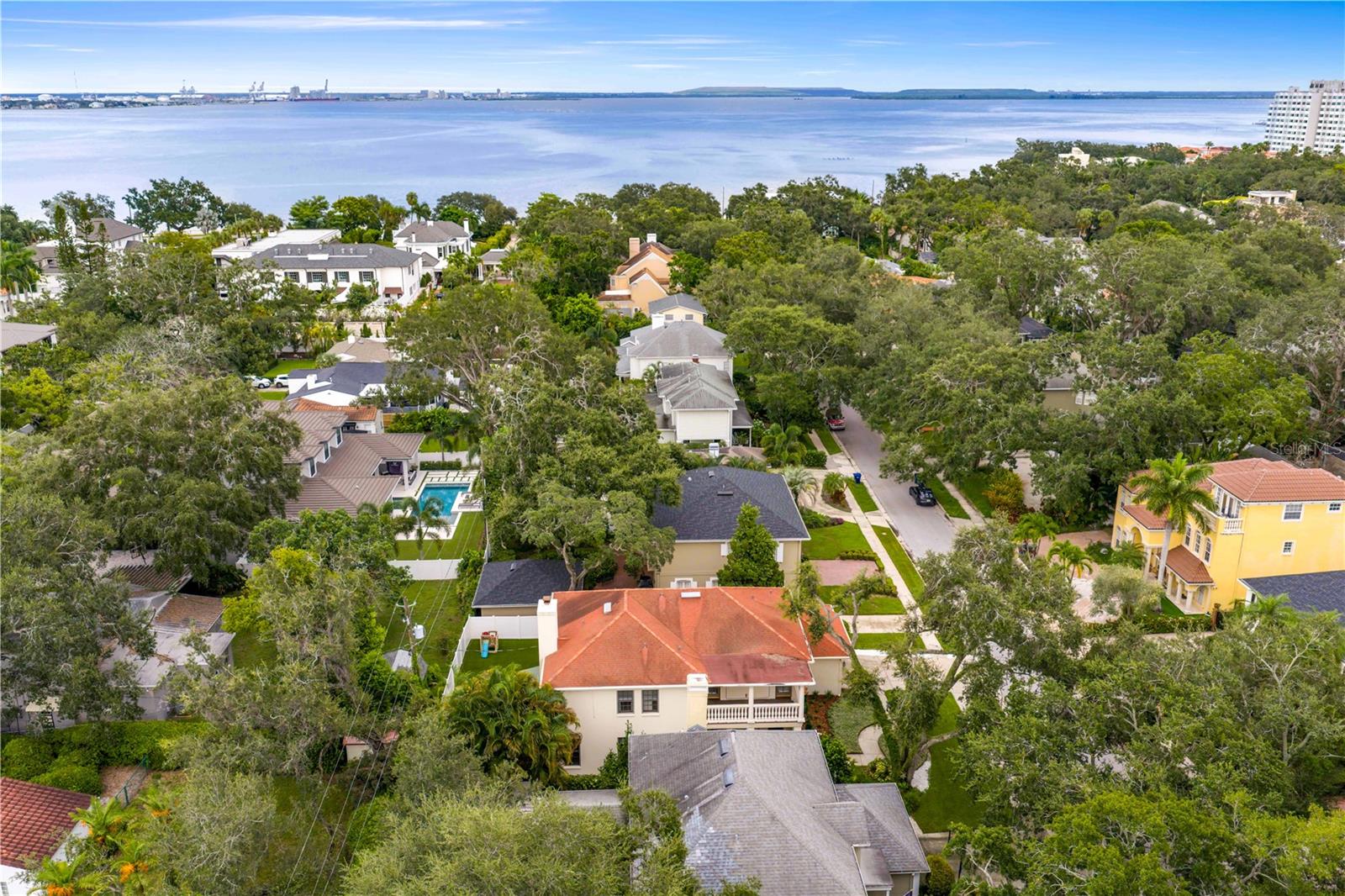 2915 W BAYSHORE CT #1/2