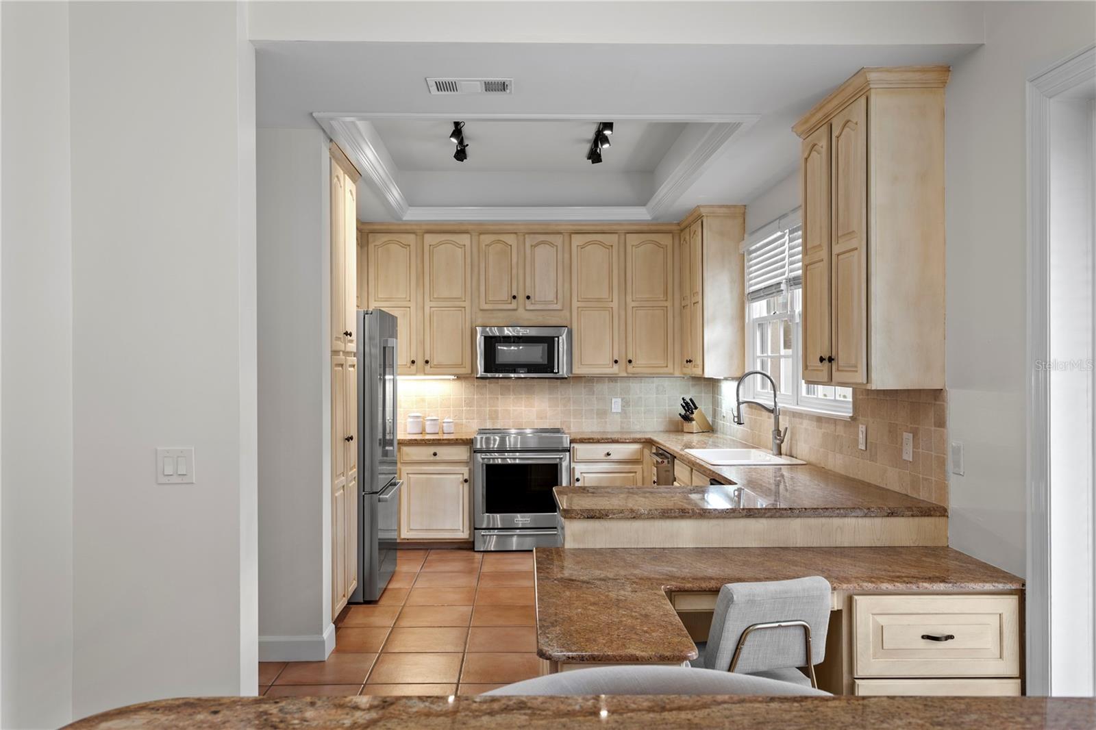 2915 W BAYSHORE CT #1/2