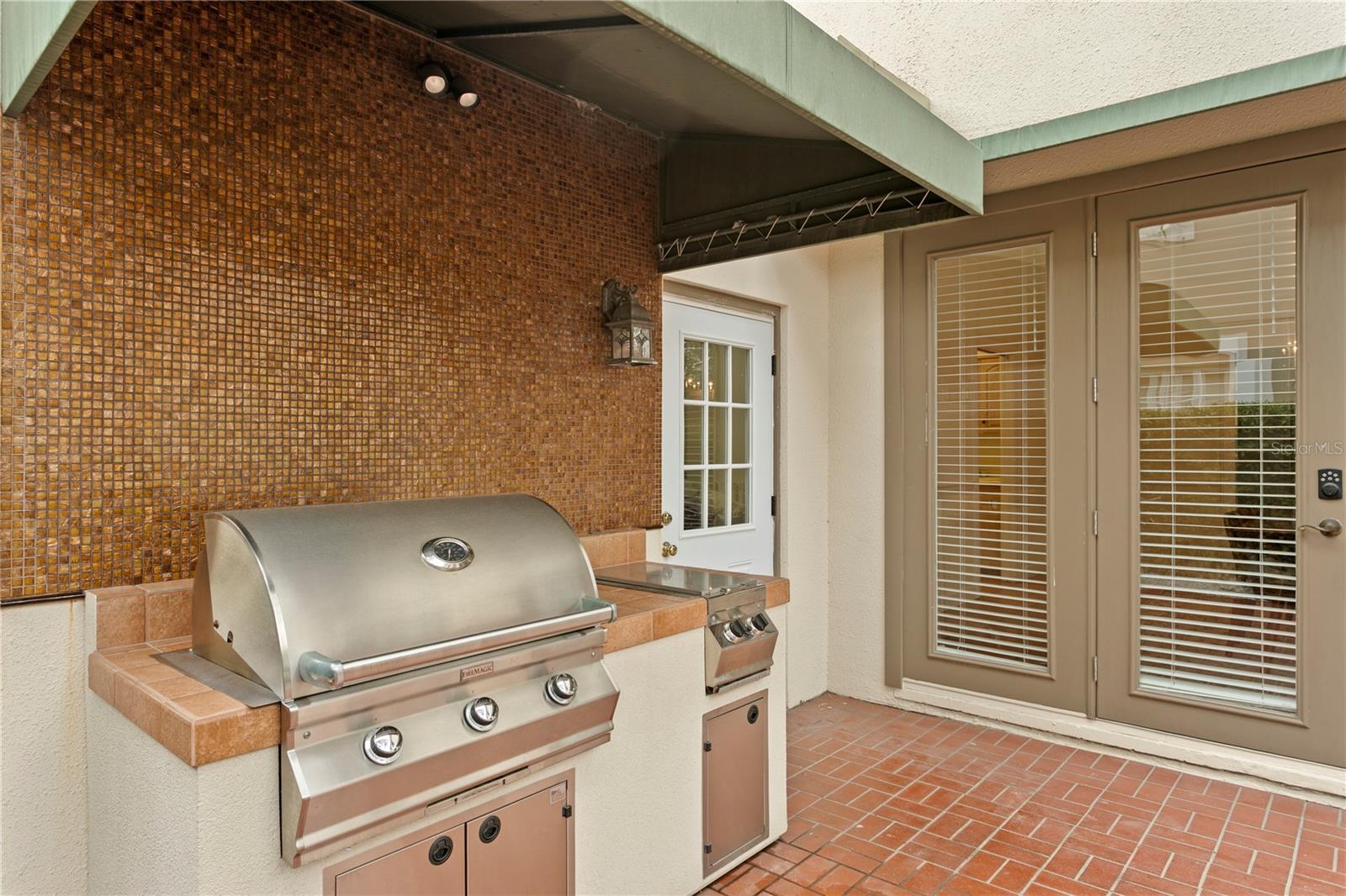 2915 W BAYSHORE CT #1/2