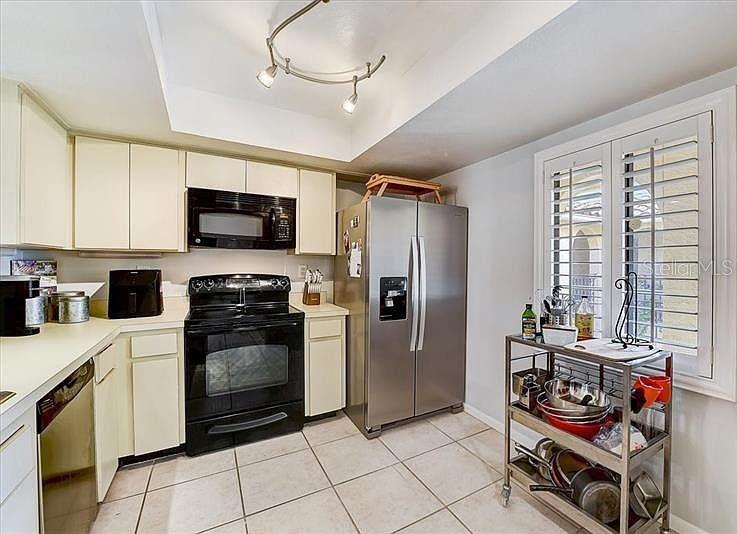 6326 GRAND BAHAMA CIR #H