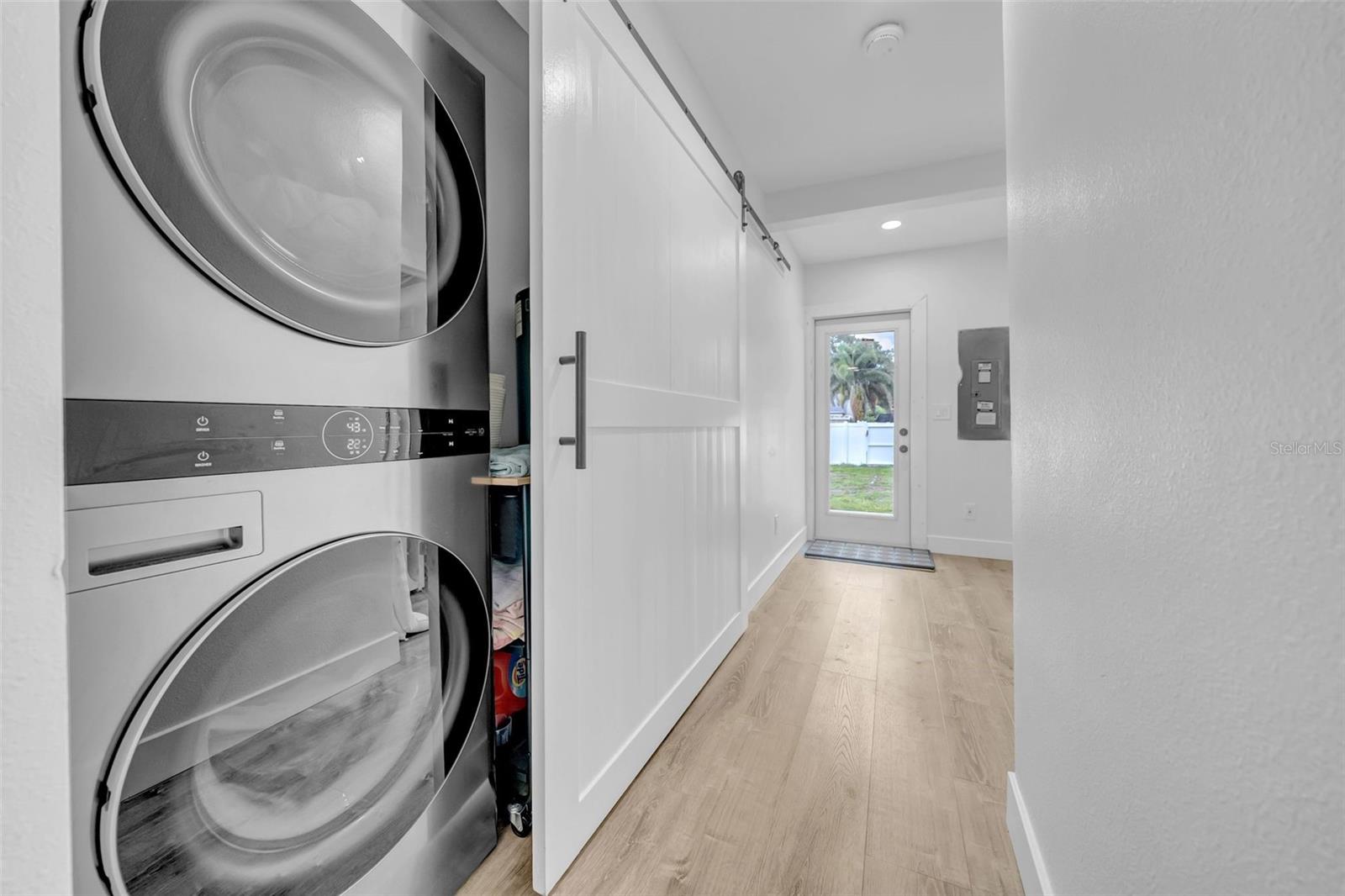 5548 DARTMOUTH AVE N