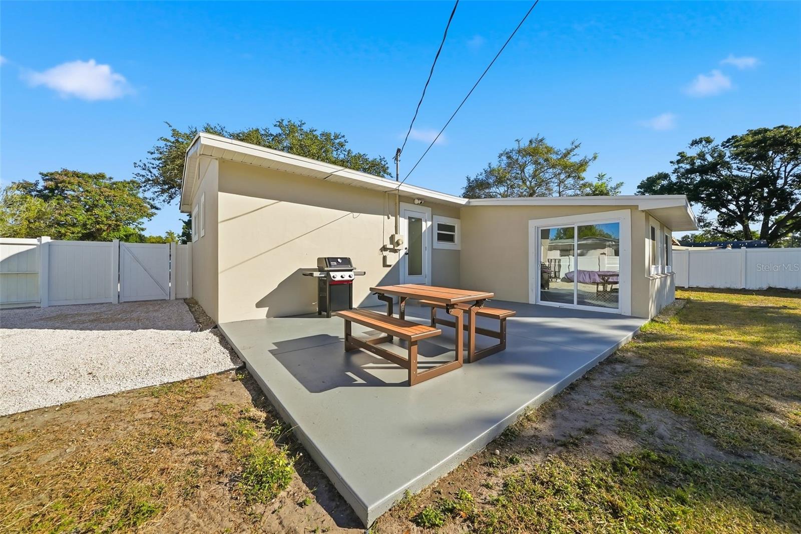 5548 DARTMOUTH AVE N