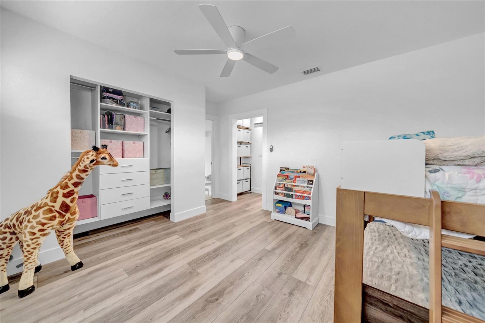 5548 DARTMOUTH AVE N