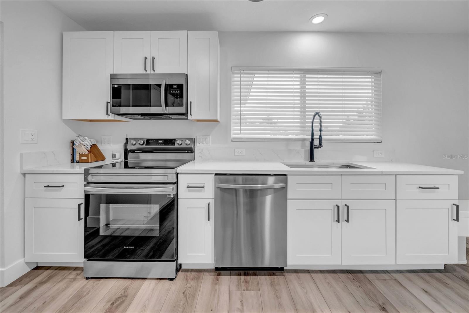 5548 DARTMOUTH AVE N