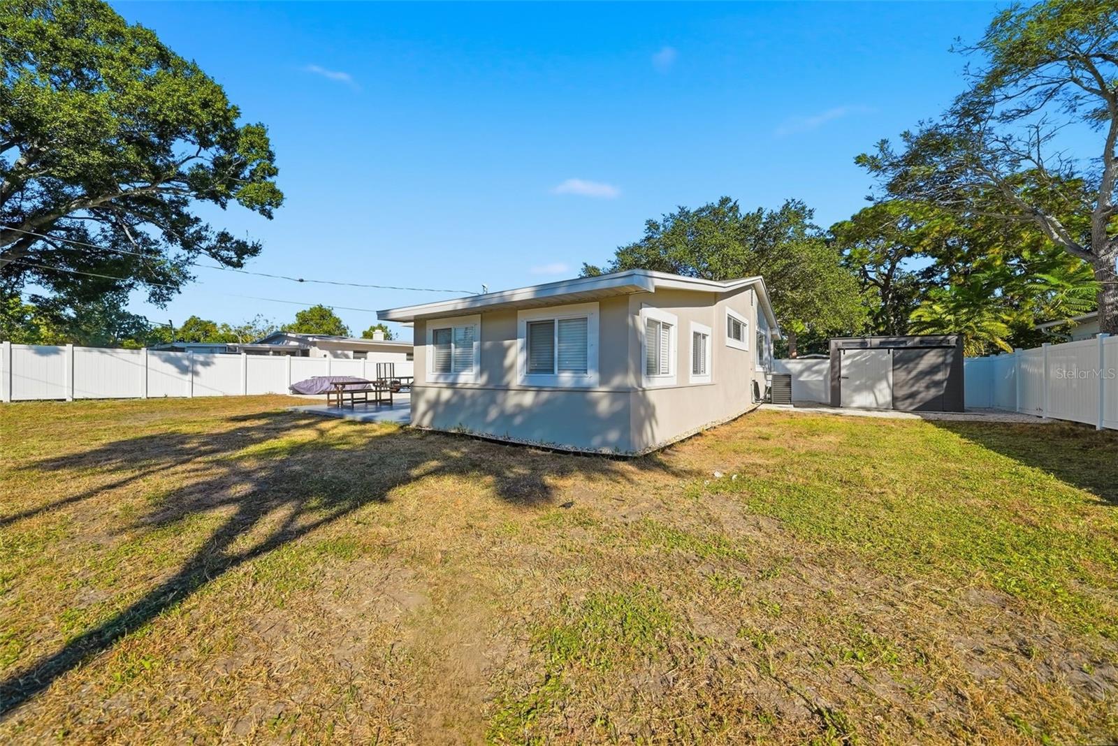 5548 DARTMOUTH AVE N