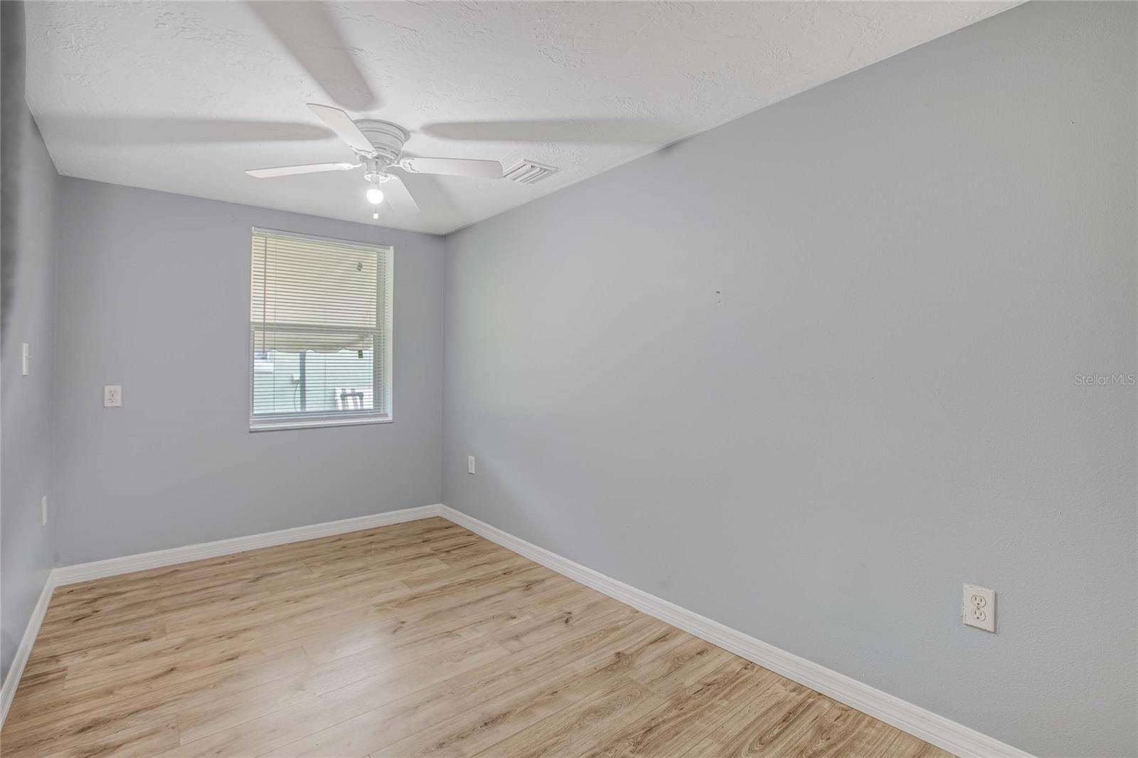 1416 19TH AVE W