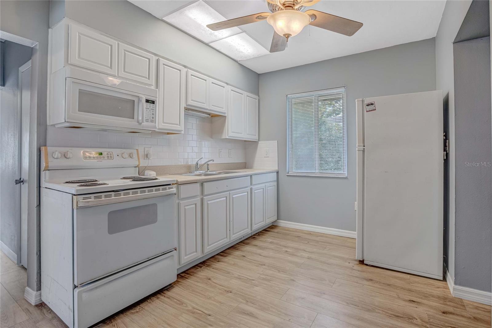 1416 19TH AVE W