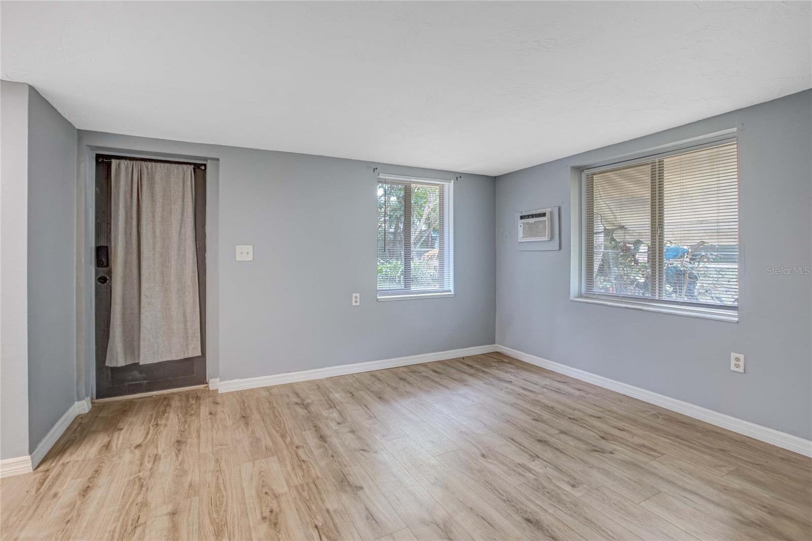 1416 19TH AVE W