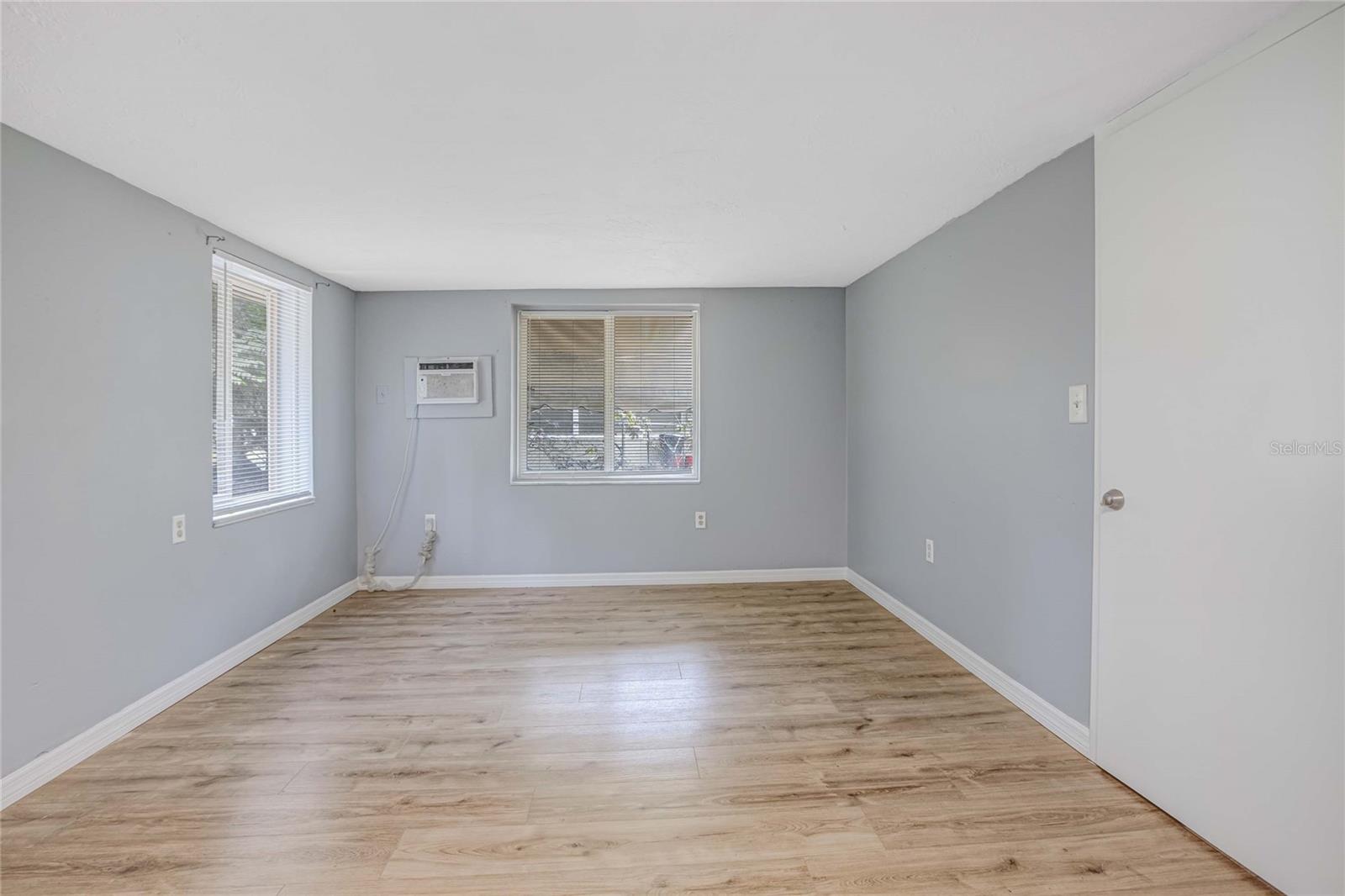 1416 19TH AVE W