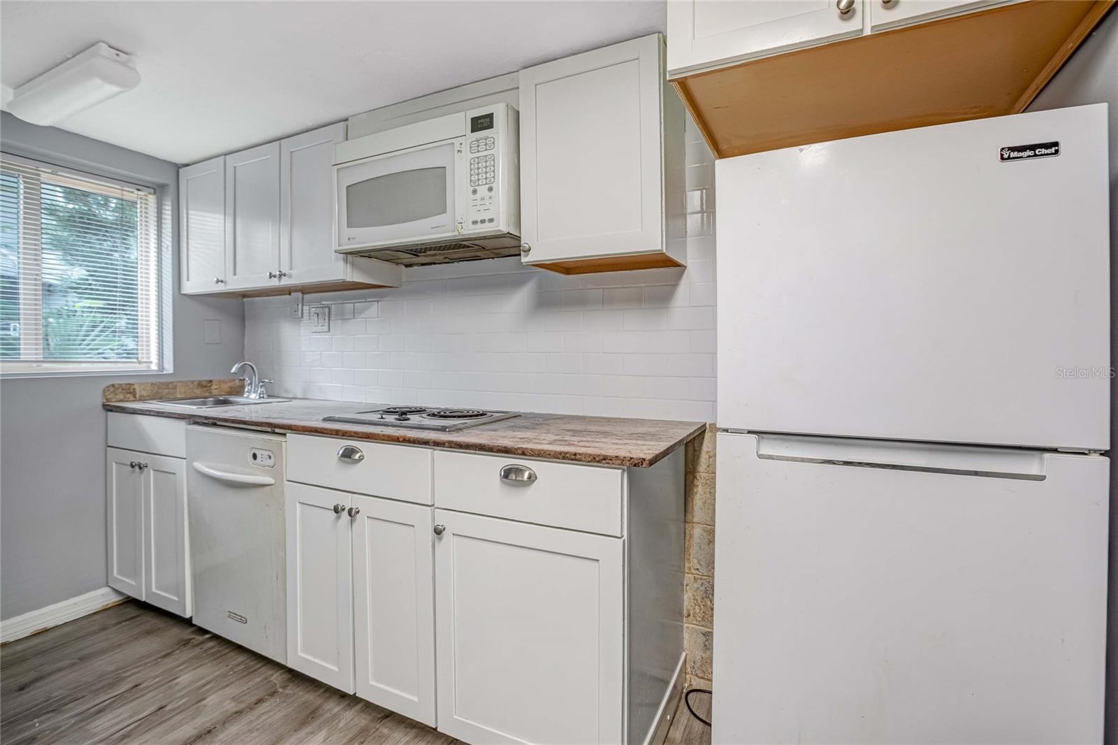 1416 19TH AVE W