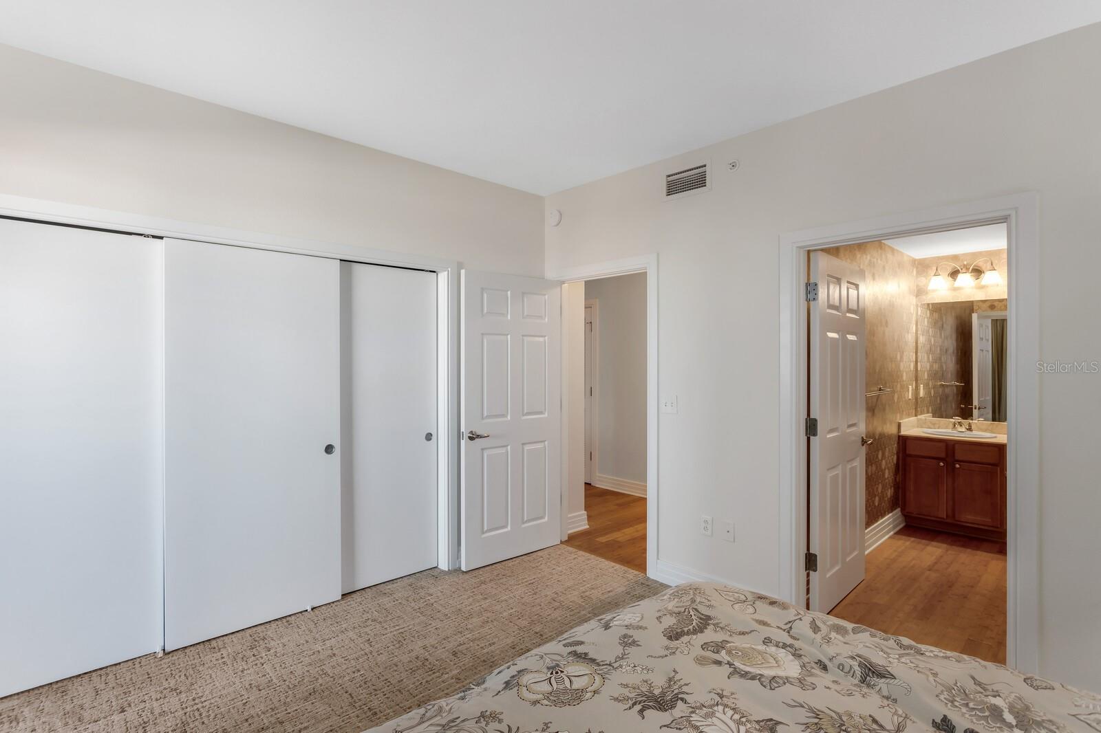 1108 N FRANKLIN ST #605