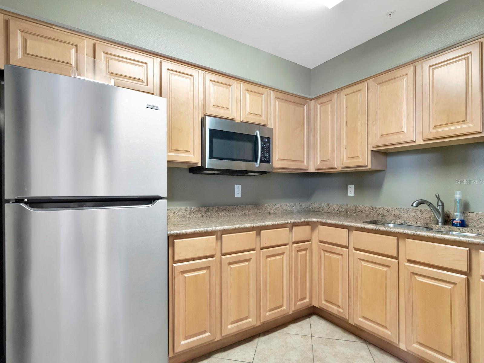 1108 N FRANKLIN ST #605
