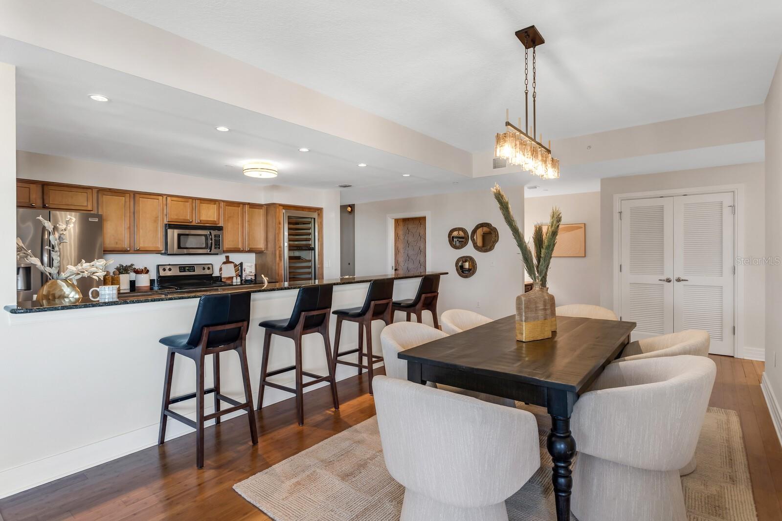 1108 N FRANKLIN ST #605