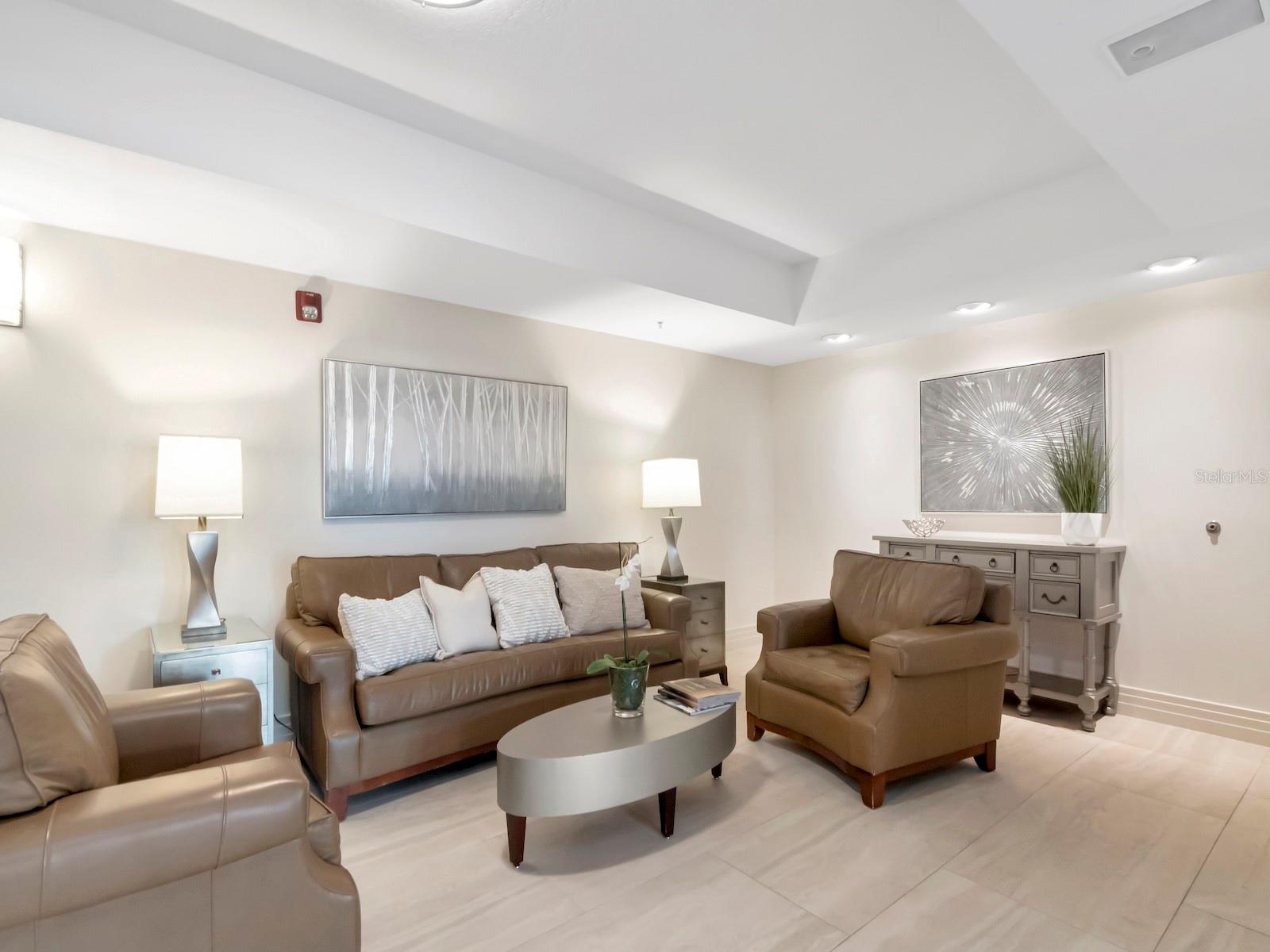 1108 N FRANKLIN ST #605