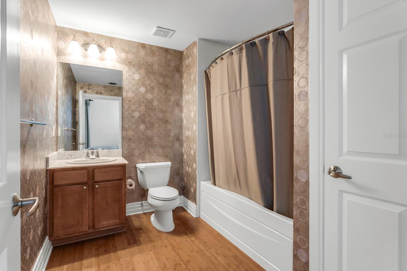 1108 N FRANKLIN ST #605