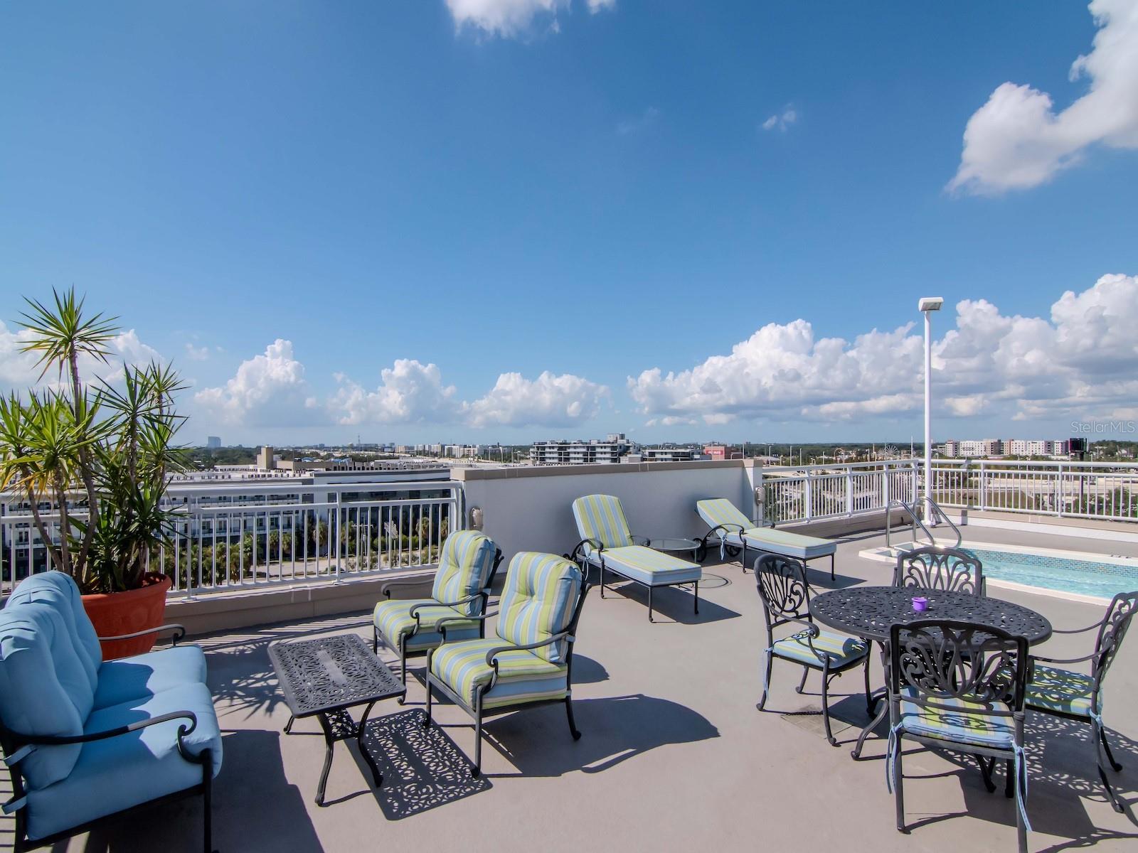 1108 N FRANKLIN ST #605