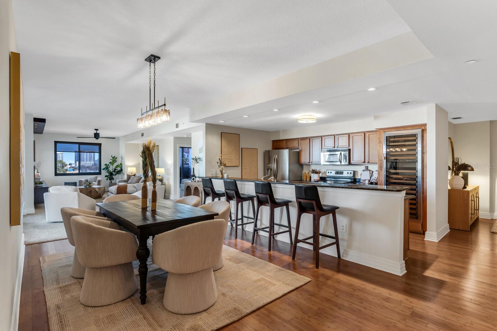 1108 N FRANKLIN ST #605