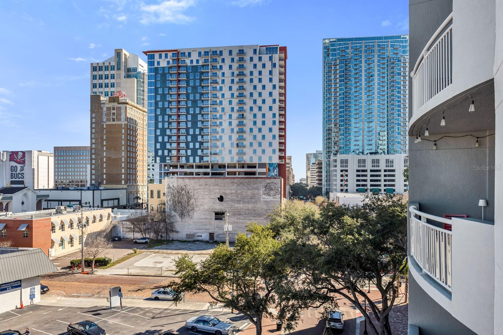 1108 N FRANKLIN ST #605