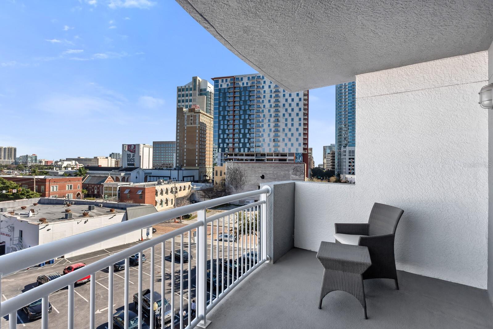 1108 N FRANKLIN ST #605