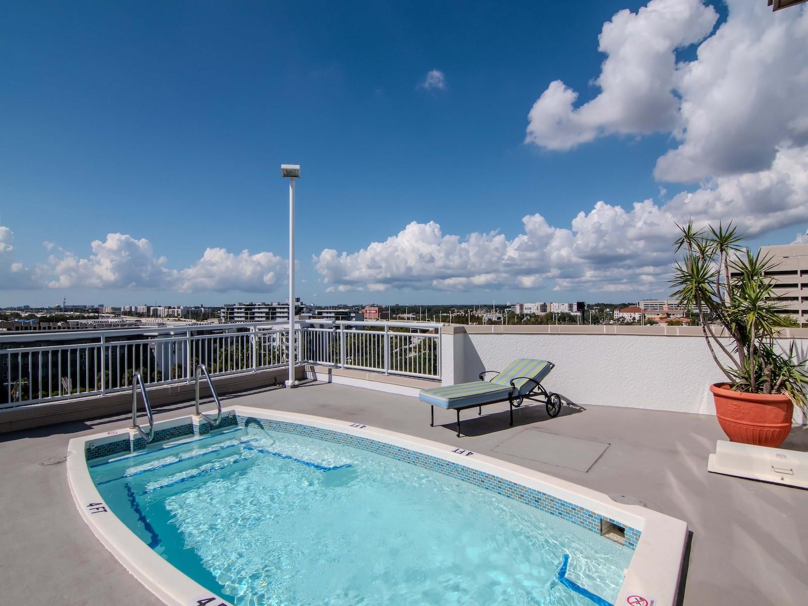 1108 N FRANKLIN ST #605