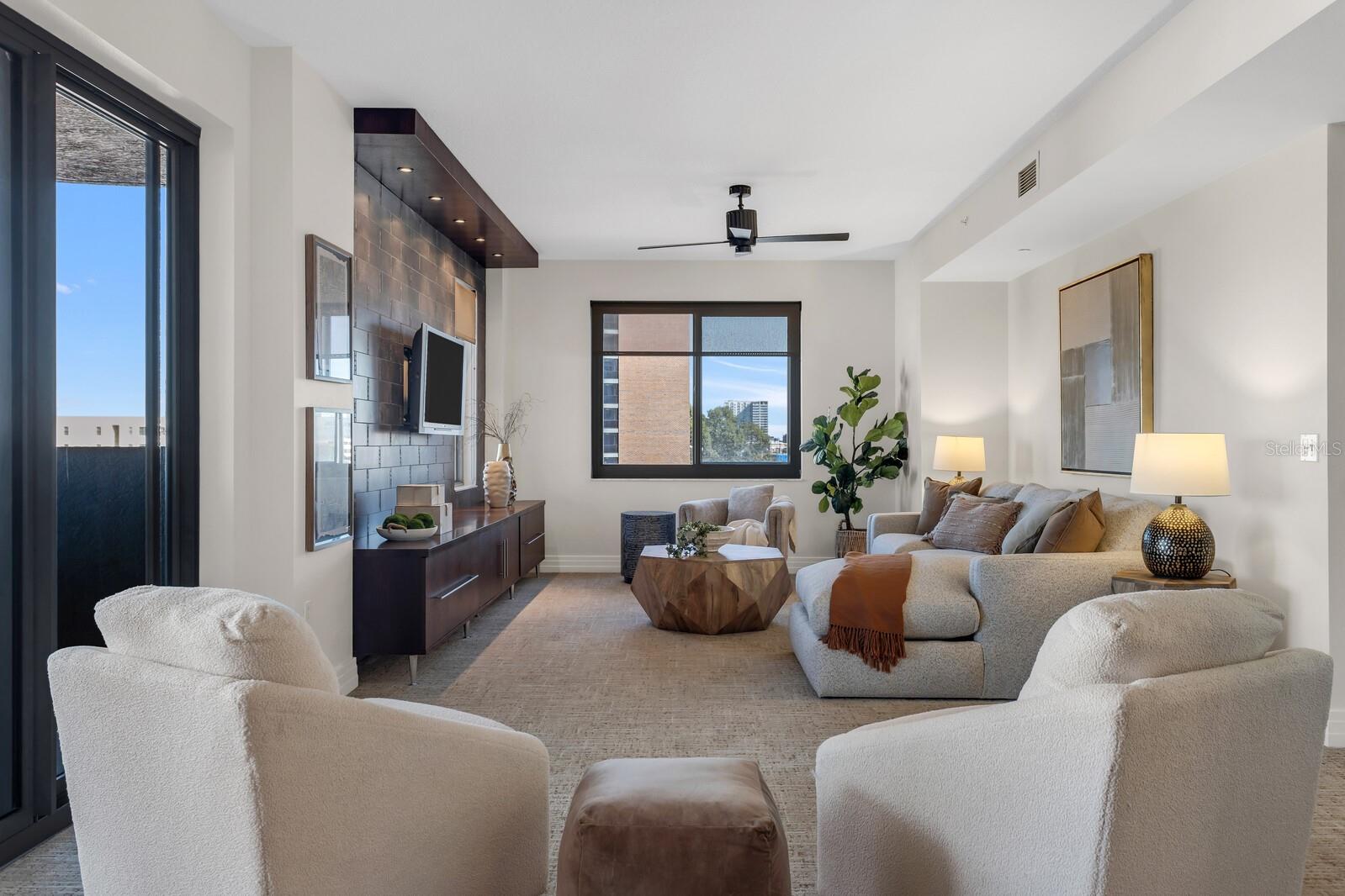 1108 N FRANKLIN ST #605