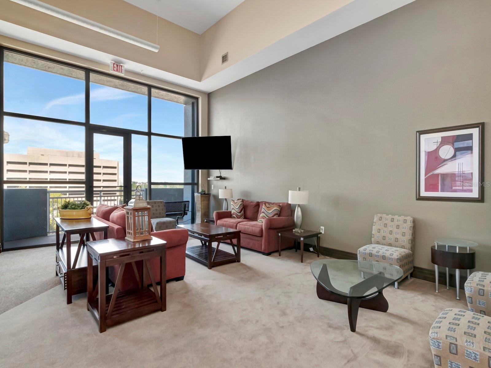 1108 N FRANKLIN ST #605