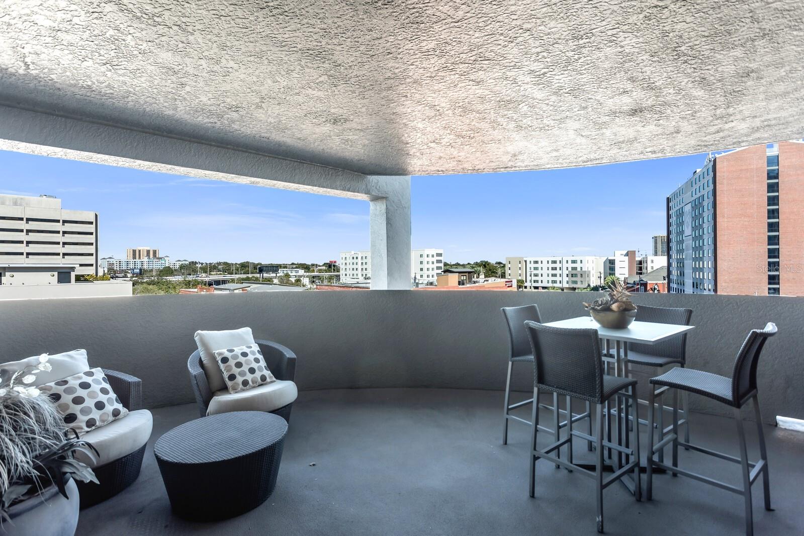 1108 N FRANKLIN ST #605